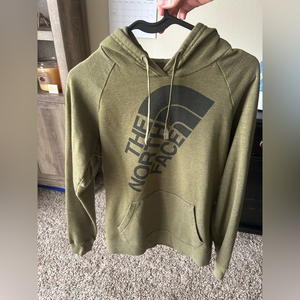 Women’s North Face Sweatshirt